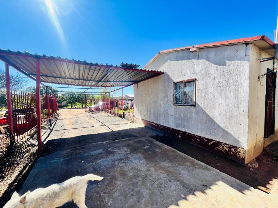 2 Bedroom Property for Sale in Bloemside 2 Free State